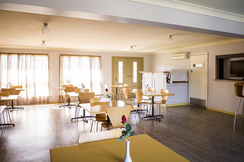 Cherry Blossom Motor Inn Young Zewnętrze zdjęcie